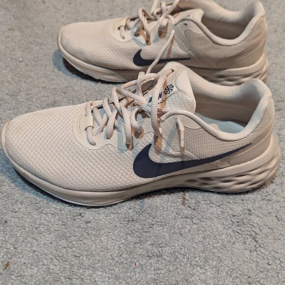 Nike Men's Revolution Size 10.5 (Pre-Owned - Excellent) - Picture 5 of 7
